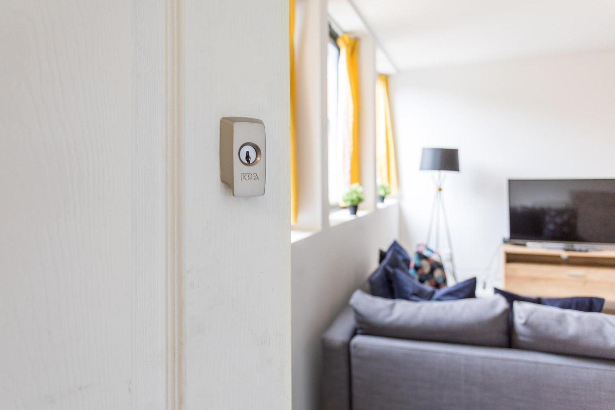 Flat 7- Spacious Studio Flat In The Heart Of Crawley Dış mekan fotoğraf
