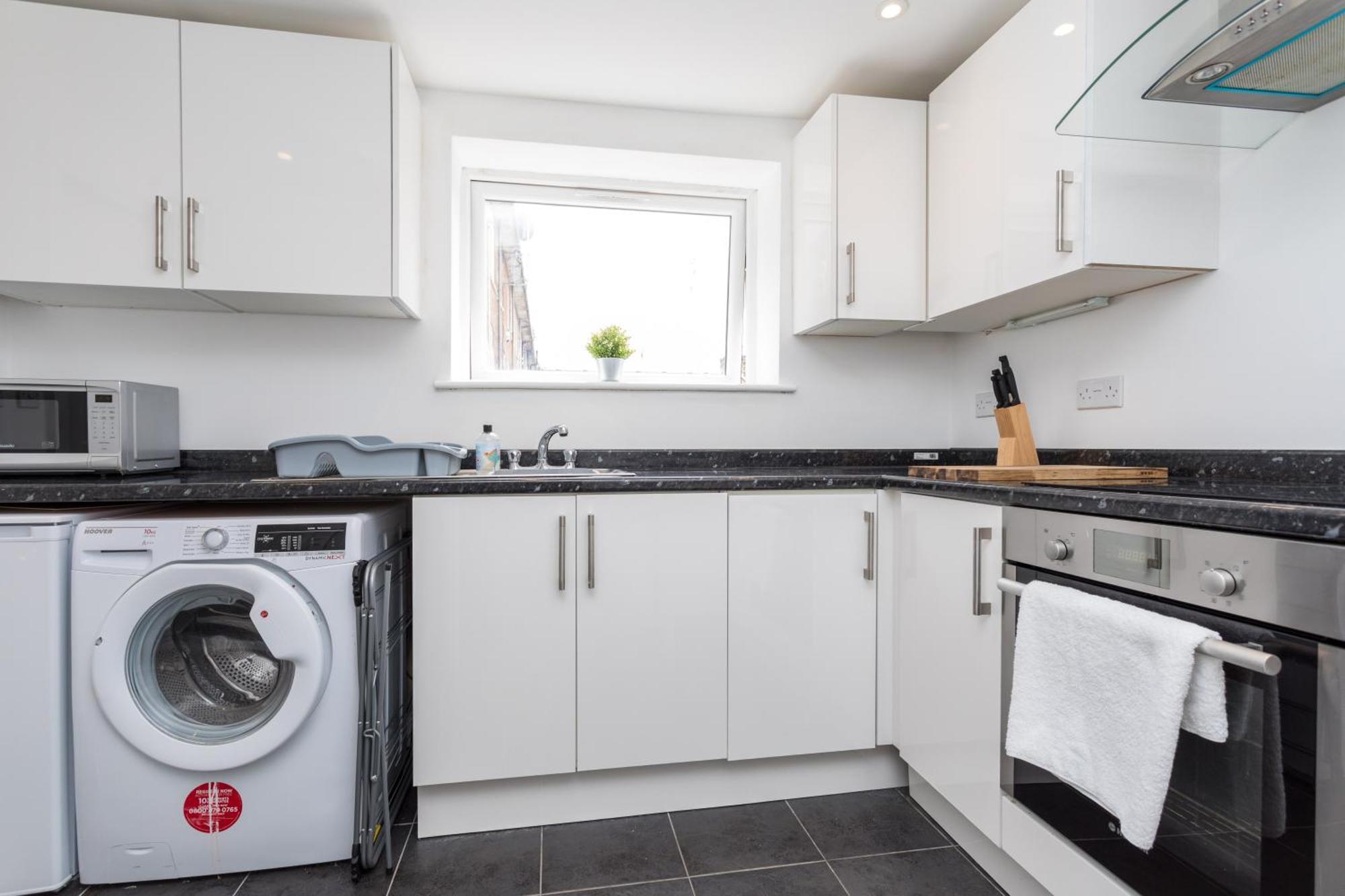 Flat 7- Spacious Studio Flat In The Heart Of Crawley Dış mekan fotoğraf
